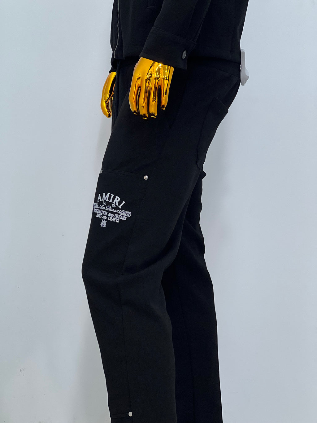 "Amiri : Plus qu’un costume, un symbole 🇹🇷🏛️ porté par les hommes d’influence."