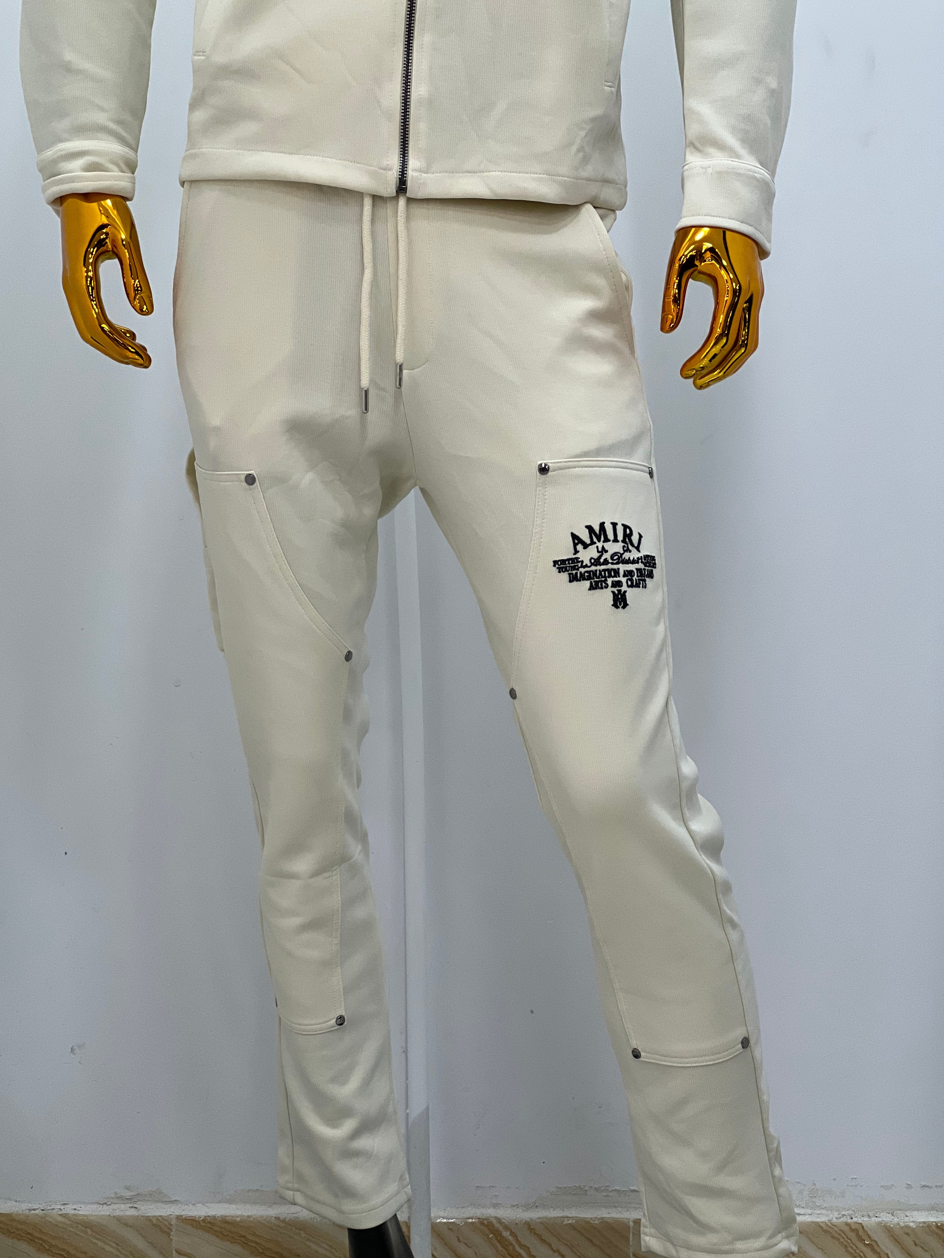 "Amiri : Plus qu’un costume, un symbole 🇹🇷🏛️ porté par les hommes d’influence."