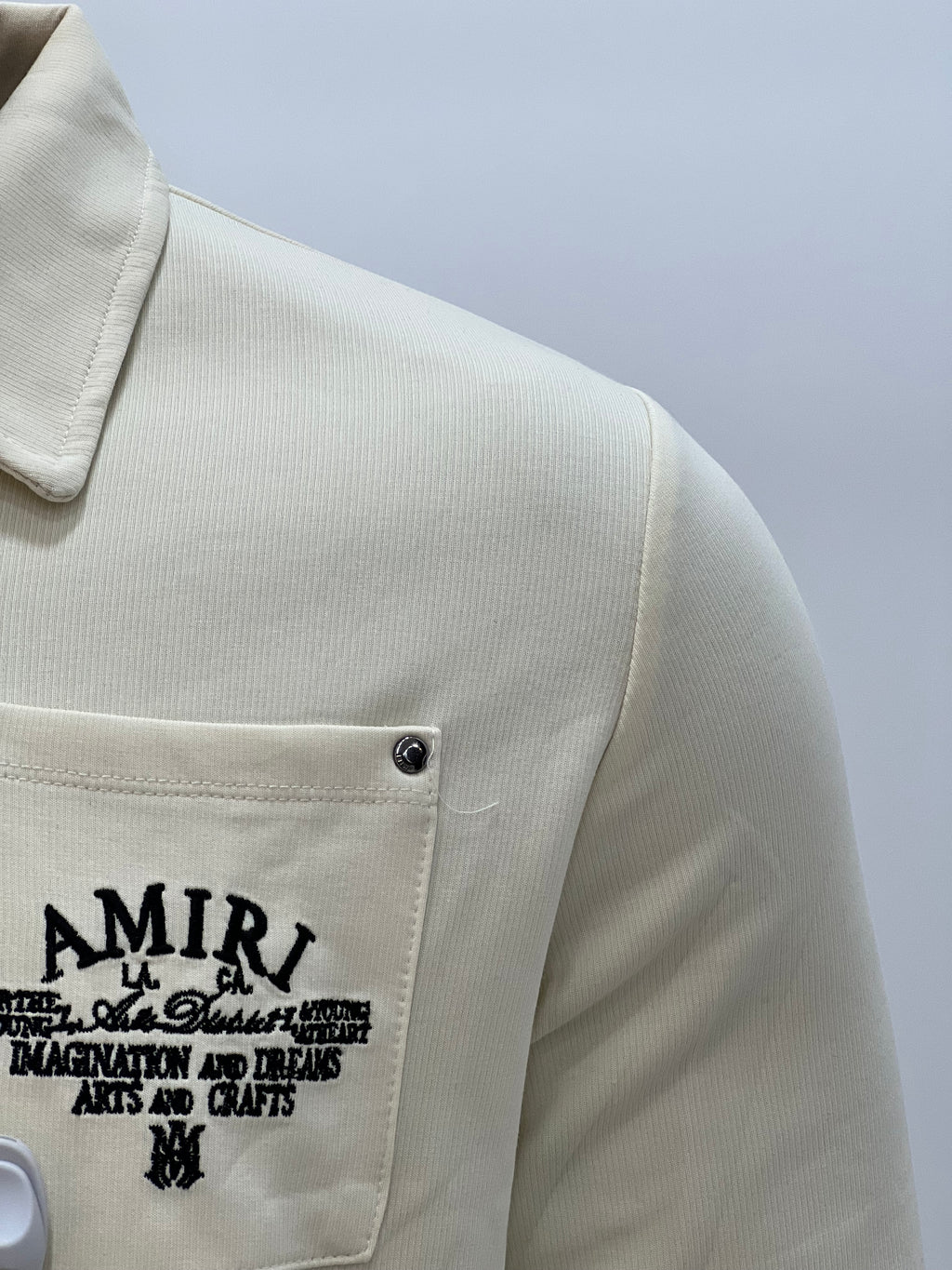 "Amiri : Plus qu’un costume, un symbole 🇹🇷🏛️ porté par les hommes d’influence."