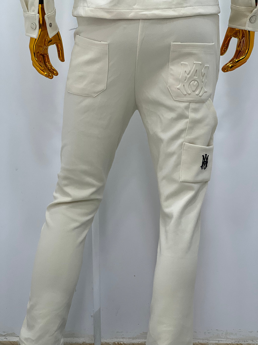 "Amiri : Plus qu’un costume, un symbole 🇹🇷🏛️ porté par les hommes d’influence."