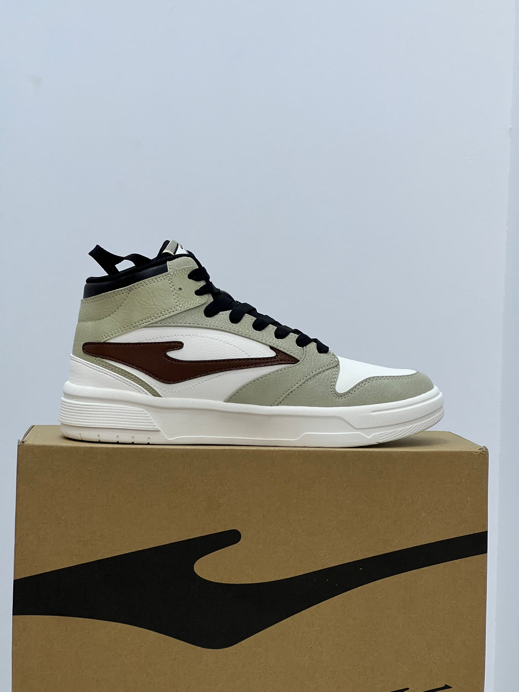 Erke basketball shoes Men Lifestyle Shoes White/Flaxen : 👟⚡ مشيك خفيف، والستايل متفجر!