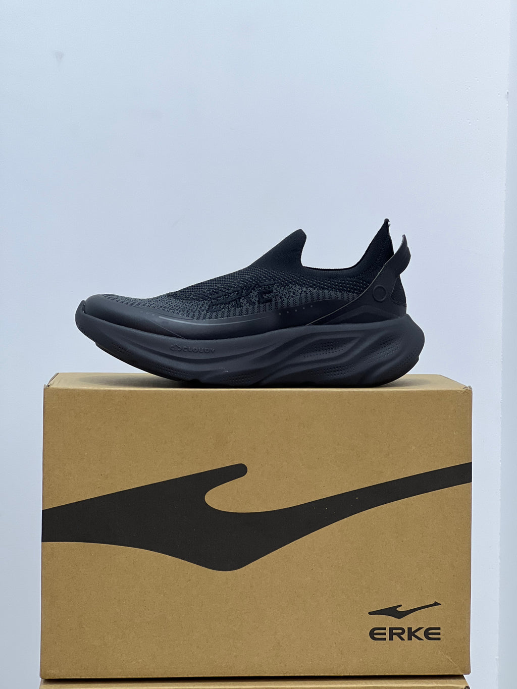 ERKE WALK & Training Shoes Black   التكنولوجيا اللي تخليك تنسى التعب